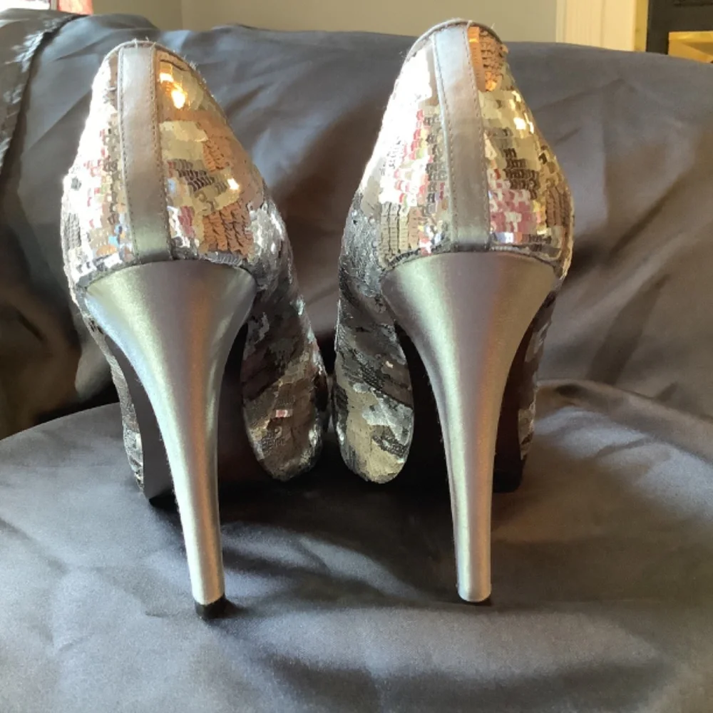 Nina New York Silver Sexy Sequin‎ Sparkle Peep Toe heel Pumps-fancy eye catcher